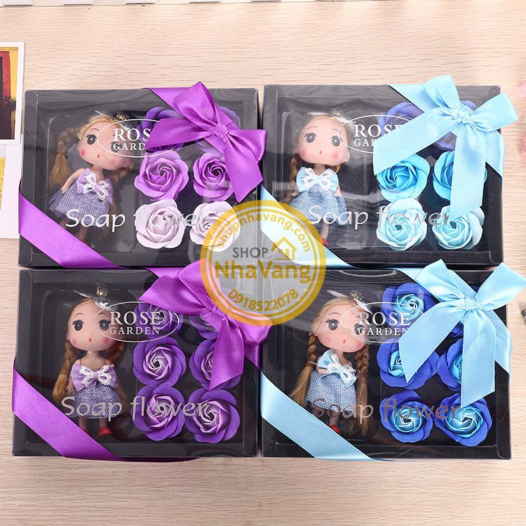 Hoa Hồng Sáp Hộp 6 Bông Kèm Búp Bê NV371