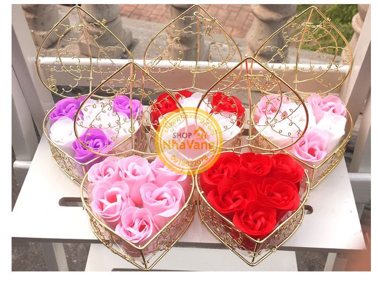 Hoa Hồng Sáp Lồng Vàng 6 Bông NV375