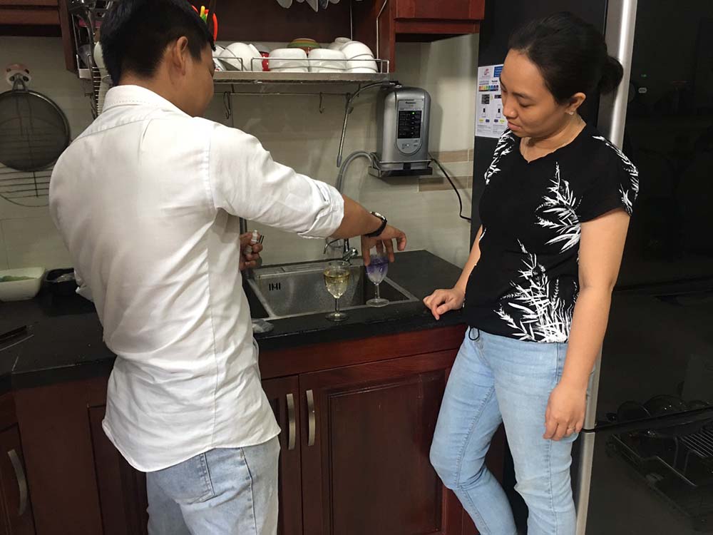 Lắp đặt máy lọc nước ion kiềm Panasonic TK-AS45 tại nhà chị Nga 5 máy lọc nước tk-as45 dienmayklp.vn