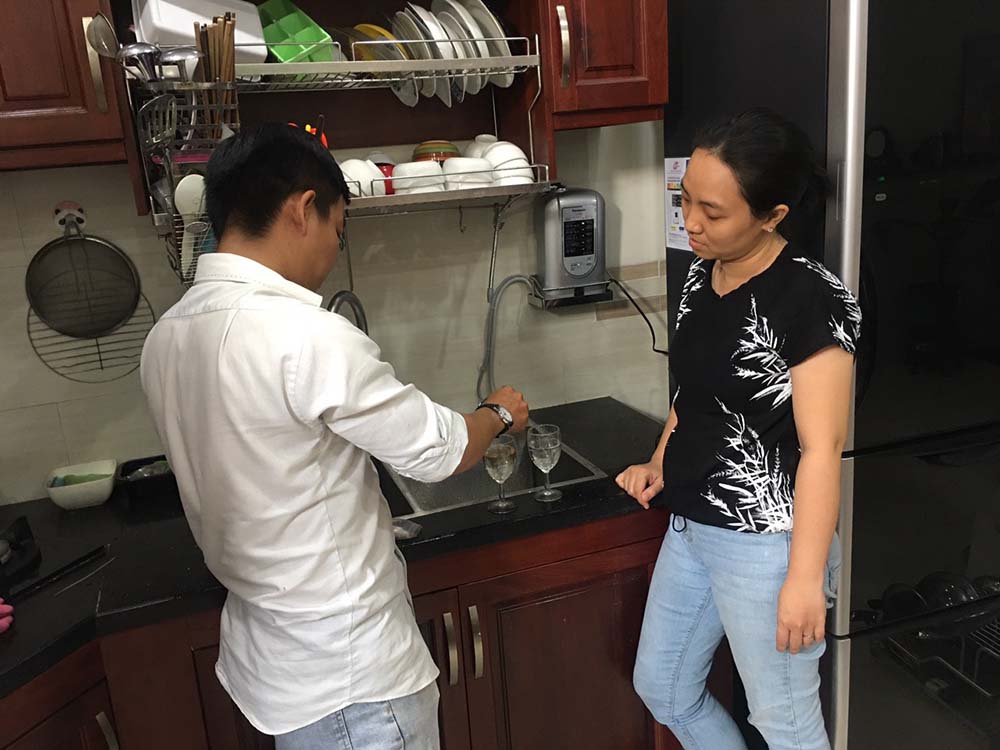 Lắp đặt máy lọc nước ion kiềm Panasonic TK-AS45 tại nhà chị Nga 7 máy lọc nước tk-as45 dienmayklp.vn