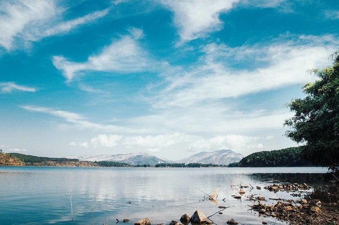 Dân xê dịch lên kế hoạch checkin 10 hồ nước được mệnh danh đẹp nhất nước Việt