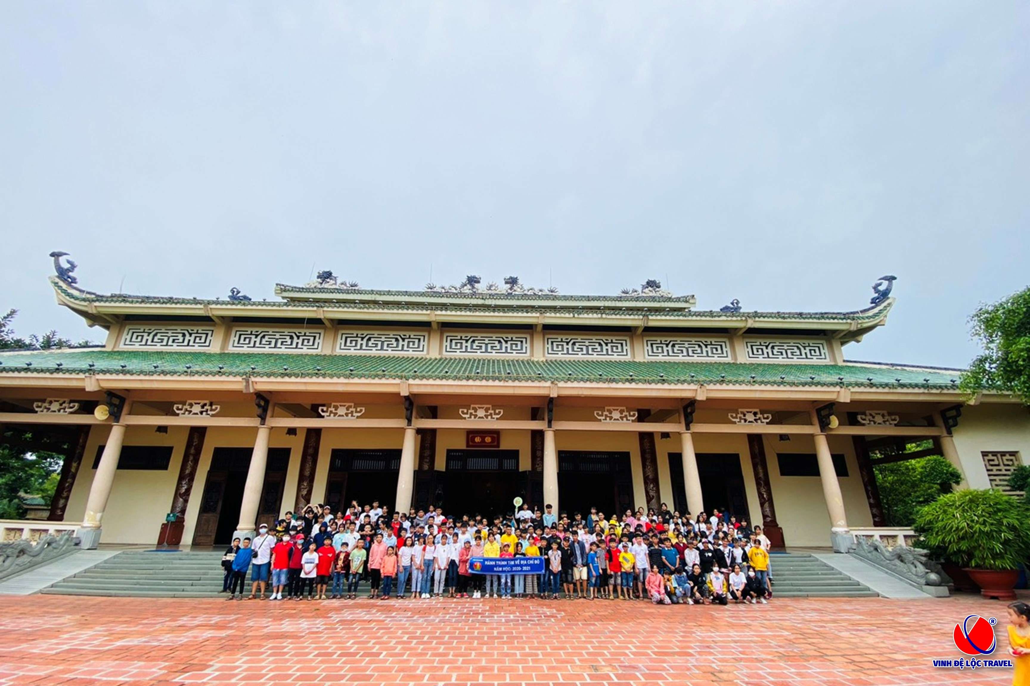 HÌNH TOUR HỌC SINH VĂN MIẾU - SUỐI TIÊN 21.4.21