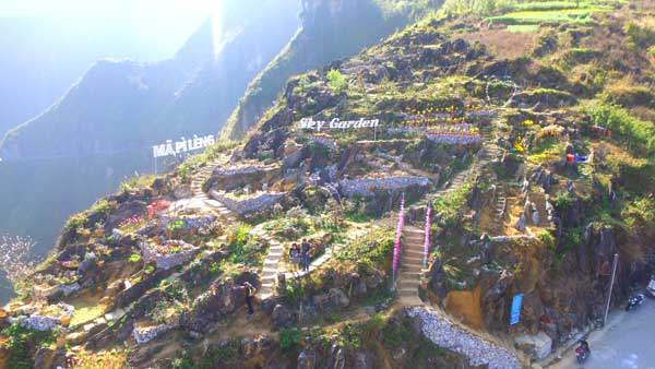 "Lên đồ" đi thôi, Hà Giang bây giờ cũng có một studio "hoa mọc trên đá" đẹp ngây ngất đây rồi