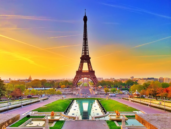 Xem nhanh lý lịch của tháp Eiffel qua bộ ảnh đẹp mắt