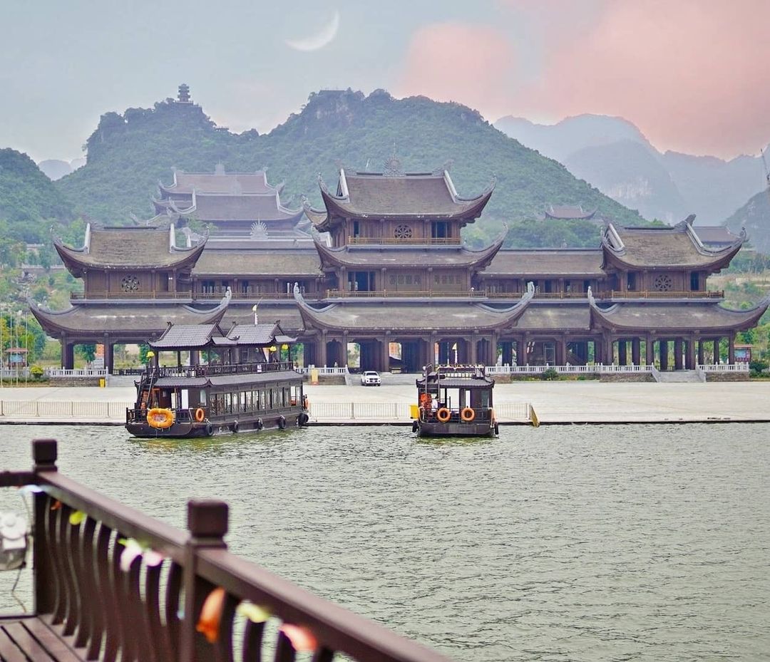 Khám phá quần thể chùa Tam Chúc - ngôi chùa lớn nhất thế giới