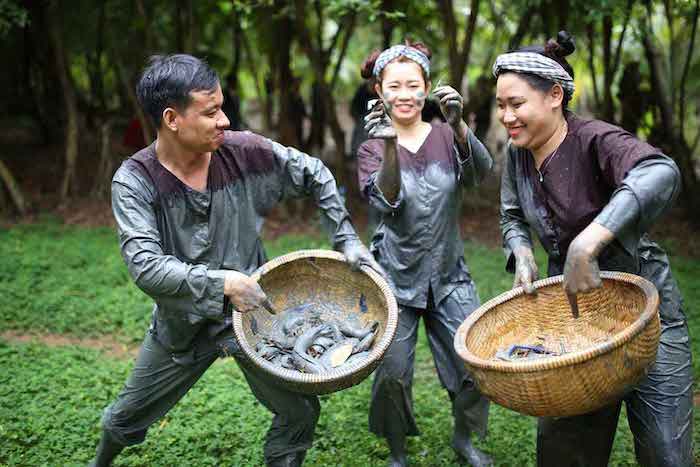 Muốn rước lộc may mắn cho đầu năm mới? Đơn giản cực kì, chỉ cần vi vu 'Tứ linh cồn': Long - Lân – Quy – Phụng