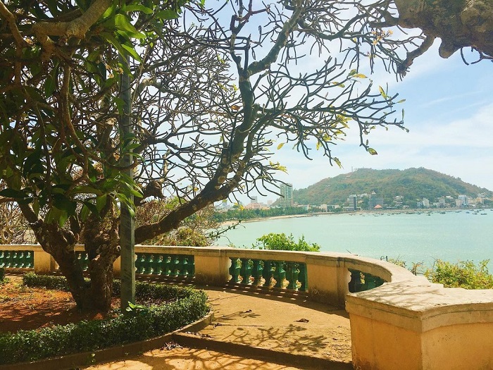 ‘Chất’ như vua Bảo Đại, toàn xây dinh thự ở những thành phố du lịch nổi tiếng, view đẹp mê hồn