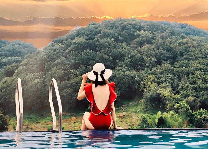 'Mắt tròn mắt dẹt' trước vẻ đẹp của hồ bơi vô cực view rừng ở Đồng Nai