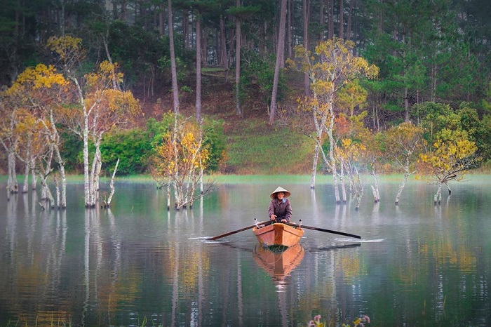 Điểm danh 7 hồ nước ngọt lớn nhất Việt Nam khiến bạn 'cháy máy' vì vô vàn ảnh đẹp