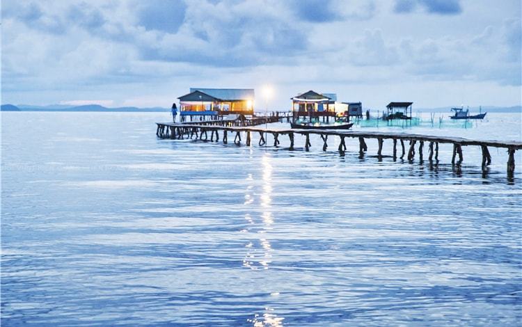 Khám phá vẻ đẹp hoang sơ của làng chài Rạch Vẹm ở Phú Quốc