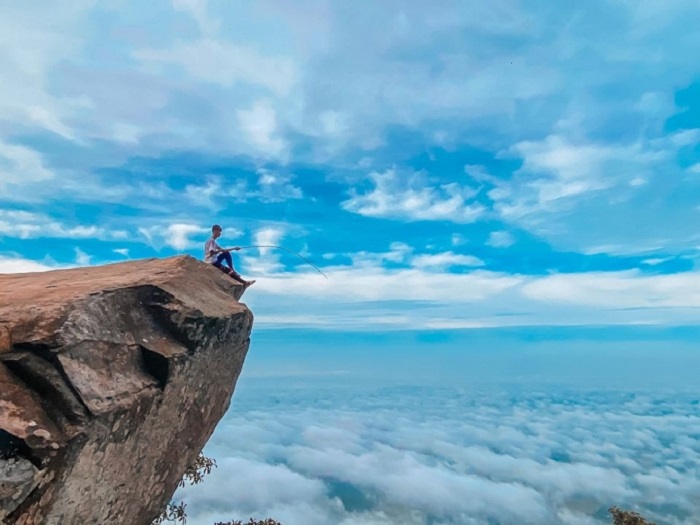 ‘Tim đập chân run’ với 4 mỏm đá nổi tiếng ở Việt Nam, muốn có ảnh đẹp phải chịu khó leo trèo