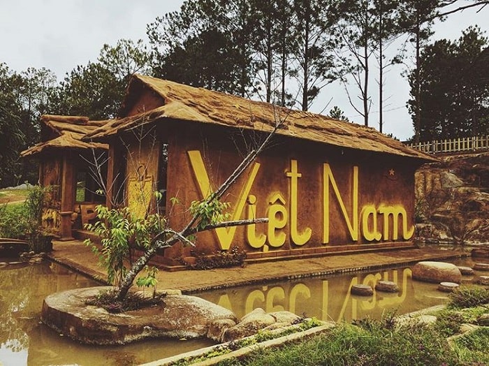 Tưởng dân tình đổ xô về Đà Lạt ngắm hoa, ai ngờ là vì điểm đến có 2 kỷ lục Việt Nam này