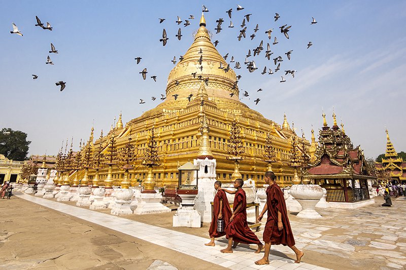 Shwezigon: Ngôi chùa dát vàng đầu tiên và linh thiêng nhất ở Myanmar
