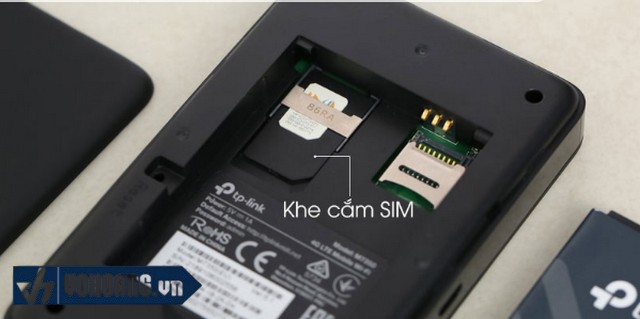 Đầu tiên, bạn cần cắm cục phát WiFi vào nguồn điện.