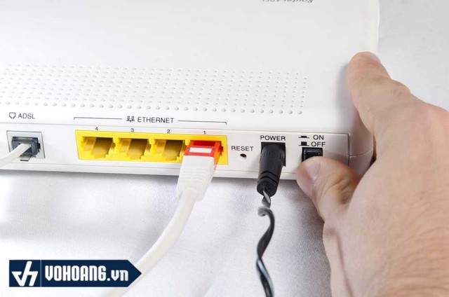 Nút reset trên router