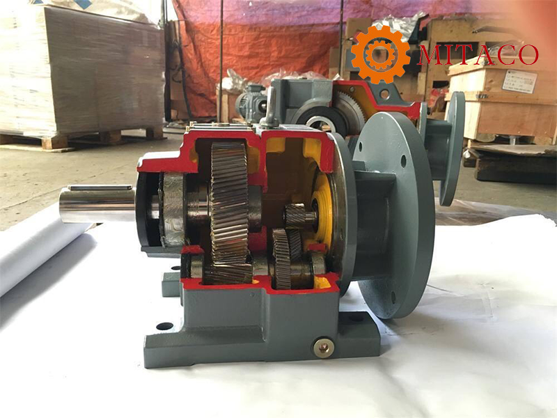 hộp giảm tốc 2 cấp khai triển