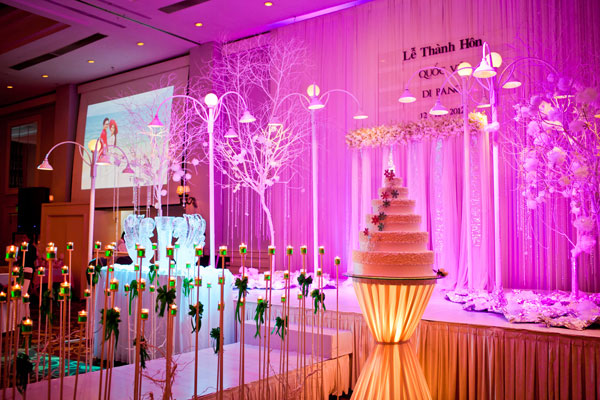 man-hinh-led-tiec-cuoi