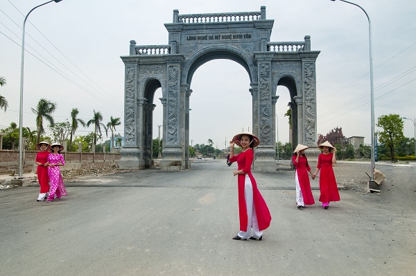 Cổng làng đá ninh vân