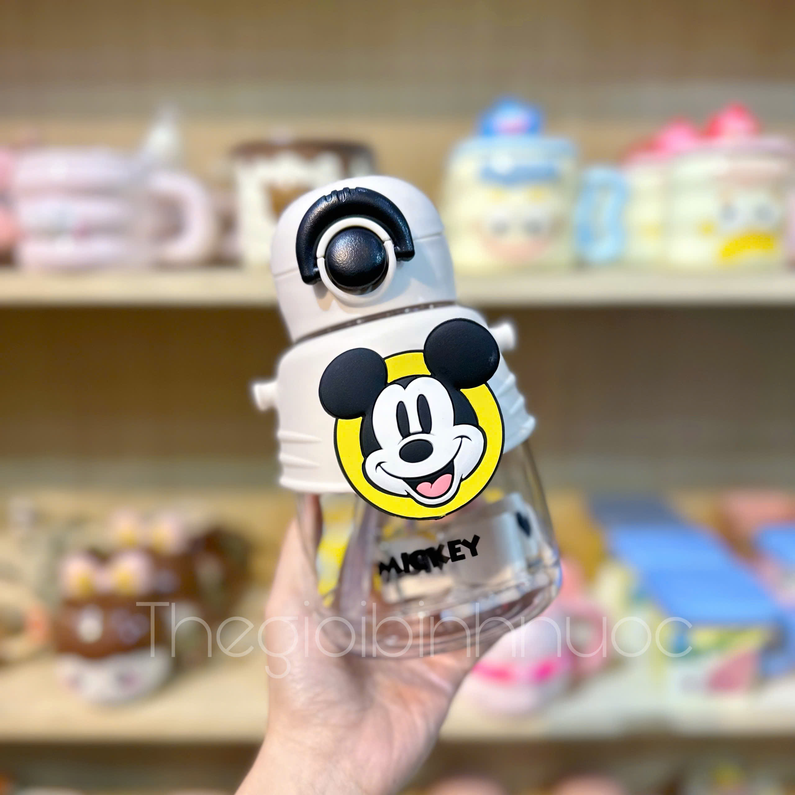 Bình Nhựa Tritan 750ML Kèm Dây Đeo Chéo