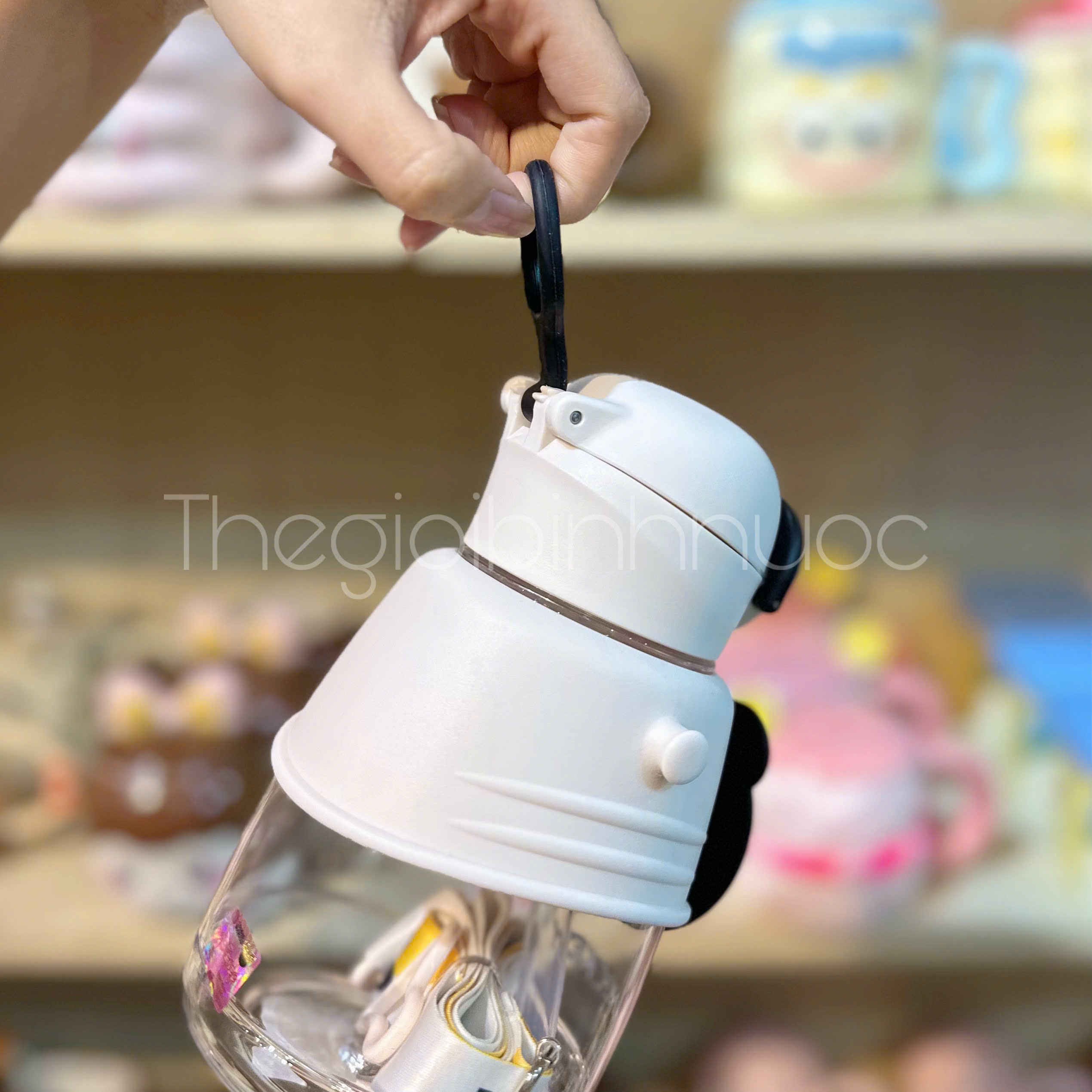 Bình Nhựa Tritan 750ML Kèm Dây Đeo Chéo