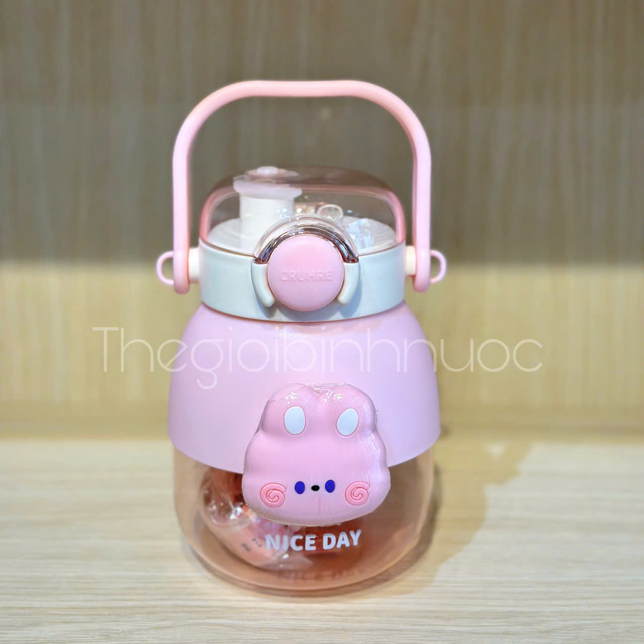 Bình Nhựa Đeo Chéo Cho Bé Thể Tích 1L1