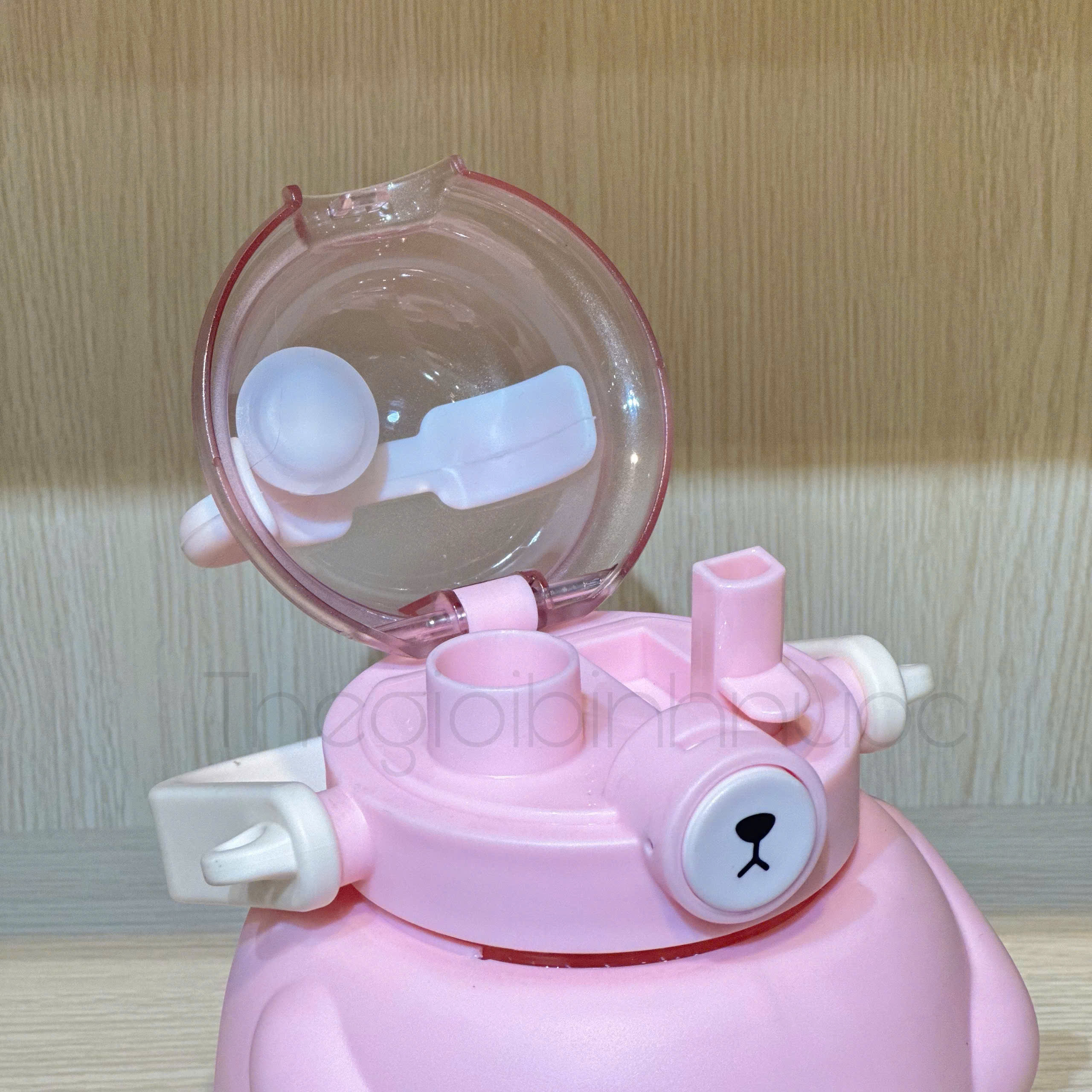 Bình Nhựa Gấu Đeo Chéo Dễ Thương 1L3