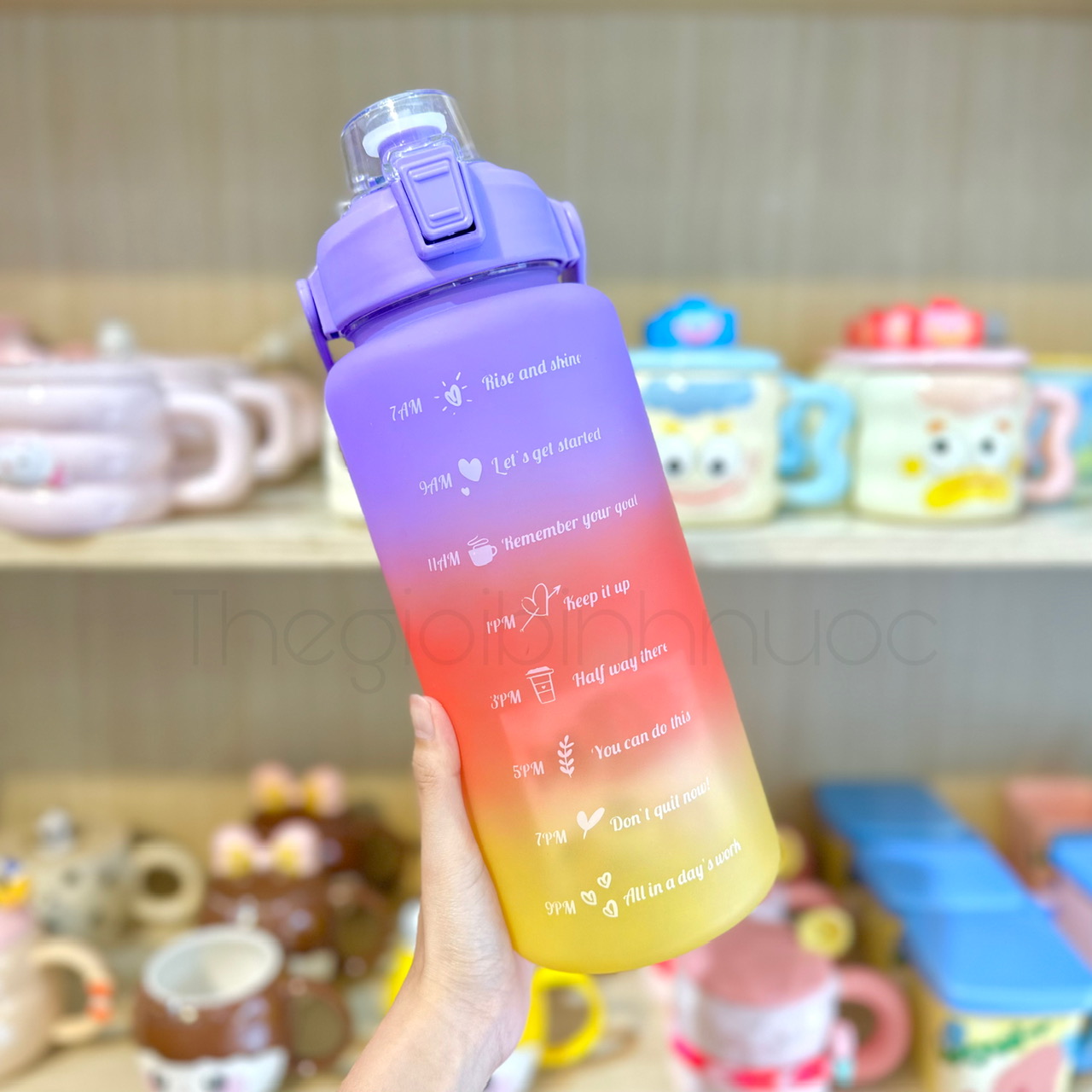 Bình Nhựa Nhắc Uống Nước Thể Tích 2Lit