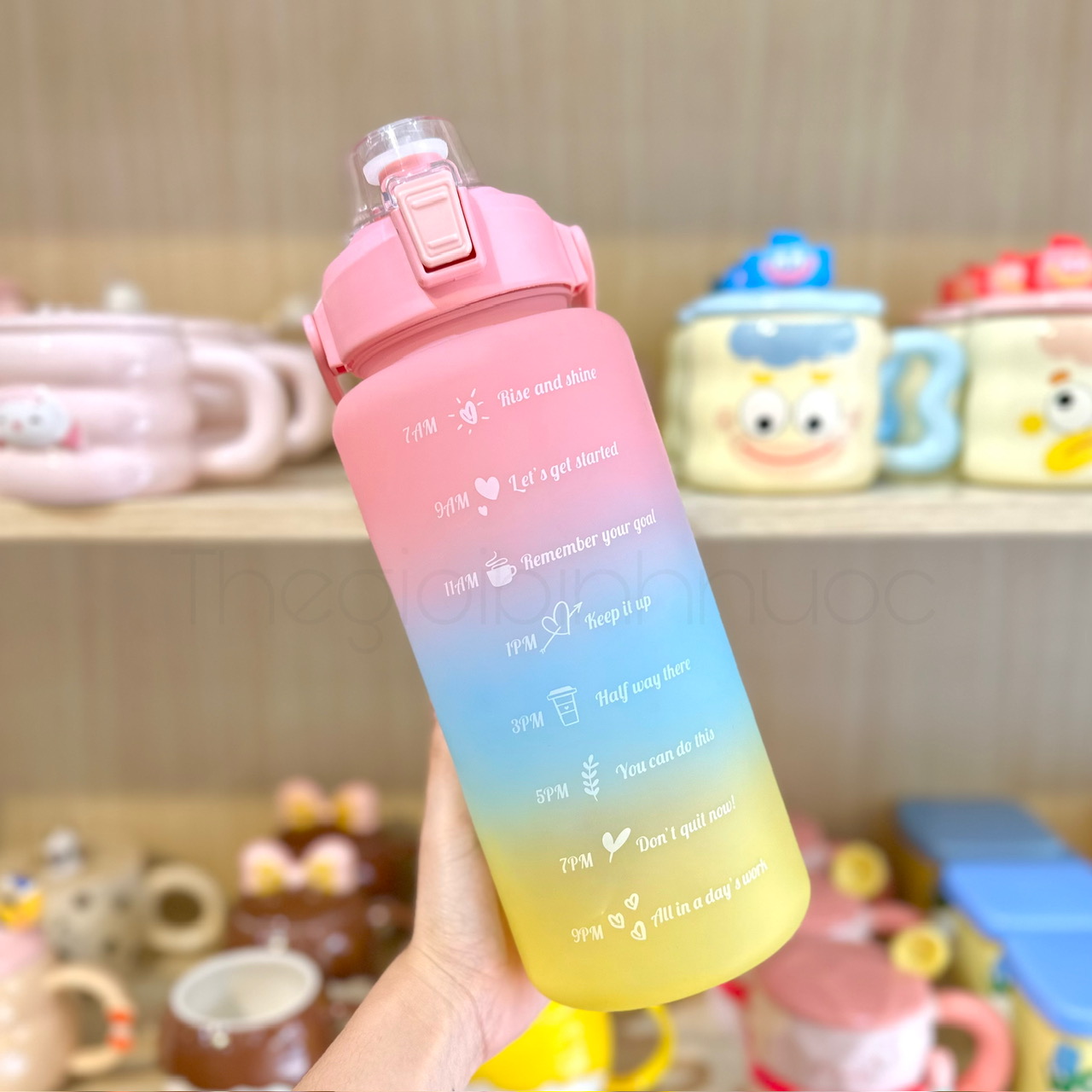 Bình Nhựa Nhắc Uống Nước Thể Tích 2Lit