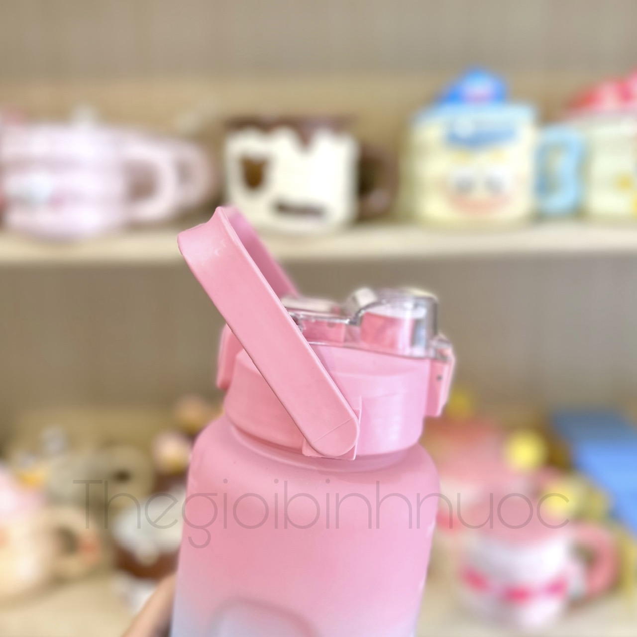 Bình Nhựa Nhắc Uống Nước Thể Tích 2Lit