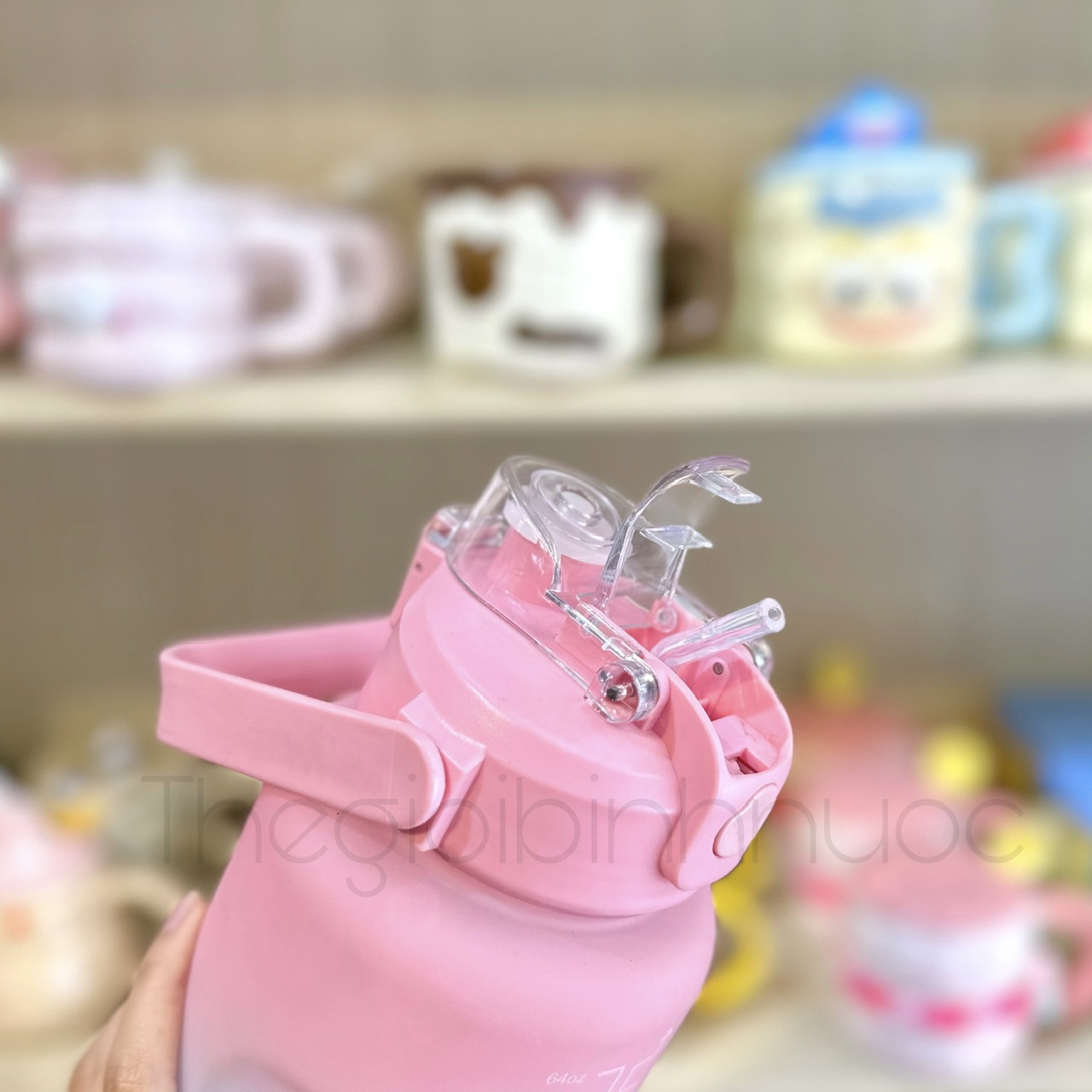 Bình Nhựa Nhắc Uống Nước Thể Tích 2Lit