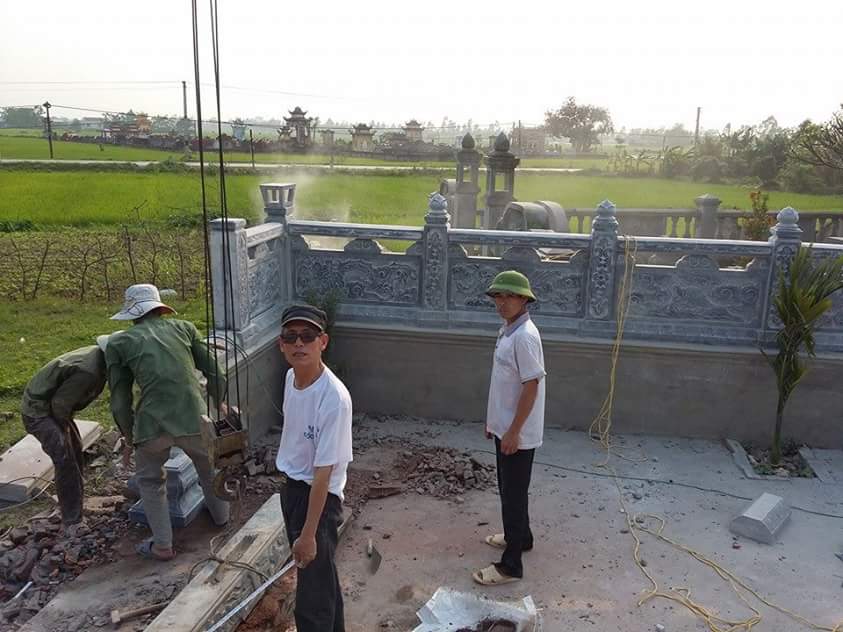 Lắp lăng mộ đá