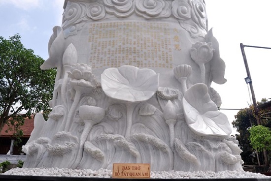 mặt sau tượng phật quan âm mặt sau tượng phật quan âm