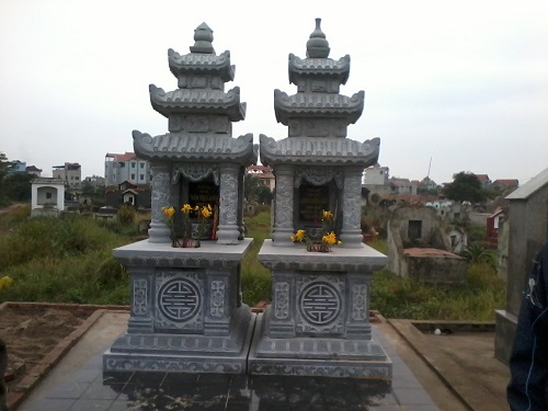 mộ đá ba mái 