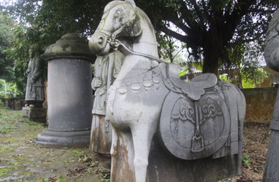 tượng ngựa đá