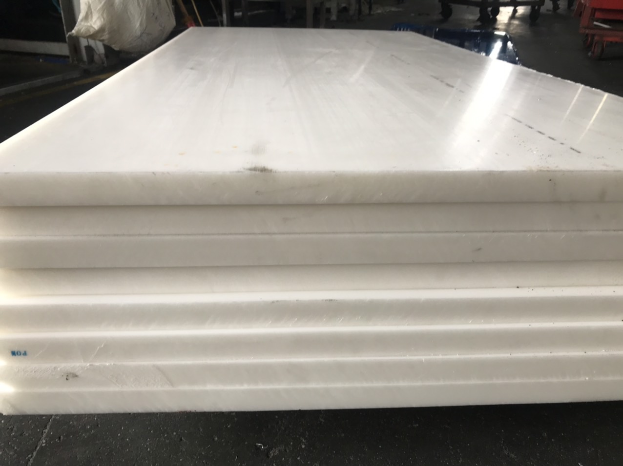 Hãy liên hệ với chúng tôi qua Hotline: 0982.733.579 để được sở hữu tấm nhựa POM chất lượng tốt, giá cả hợp lý