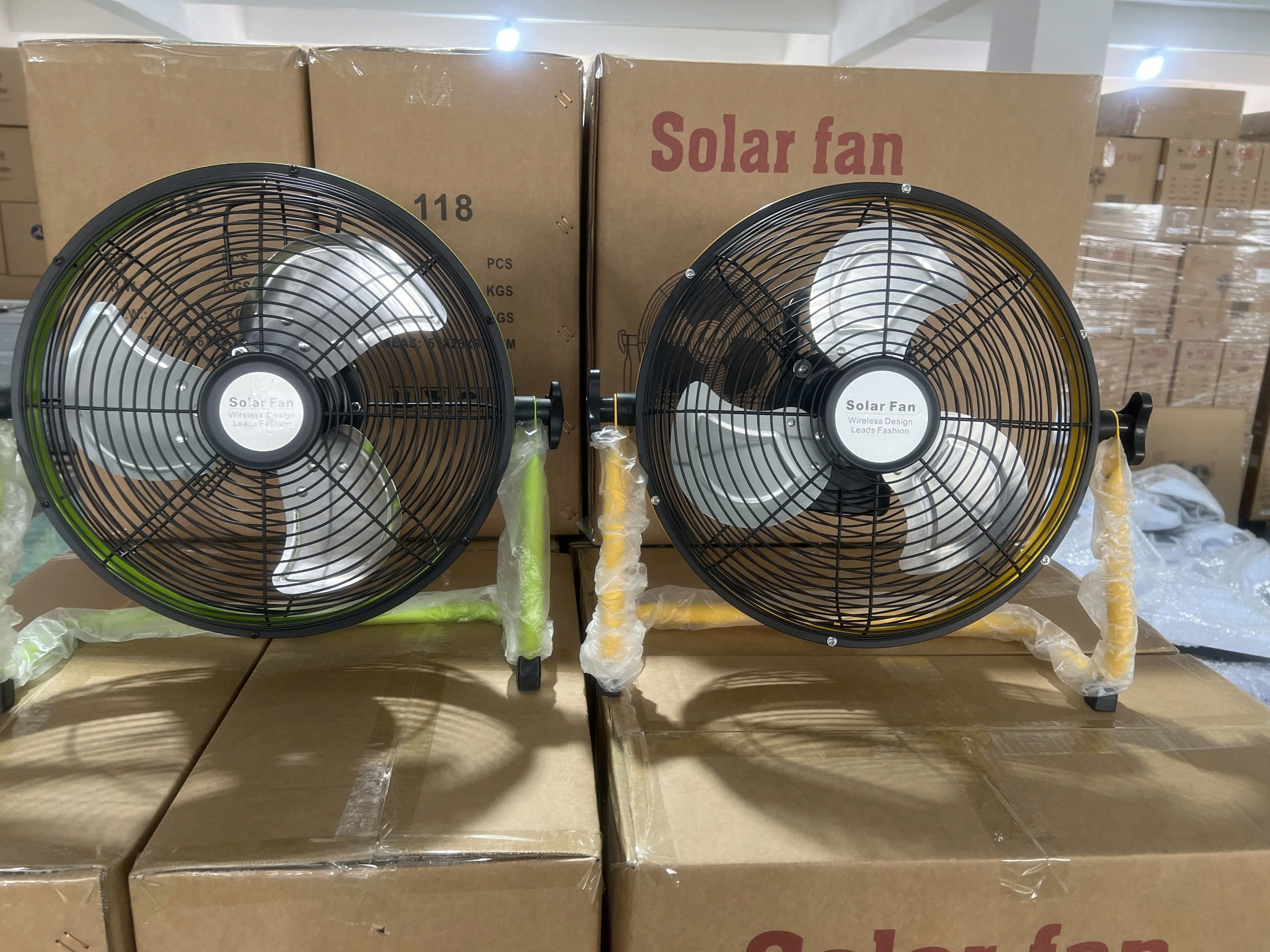 Quạt tích điện Solar - Quạt sàn tích điện