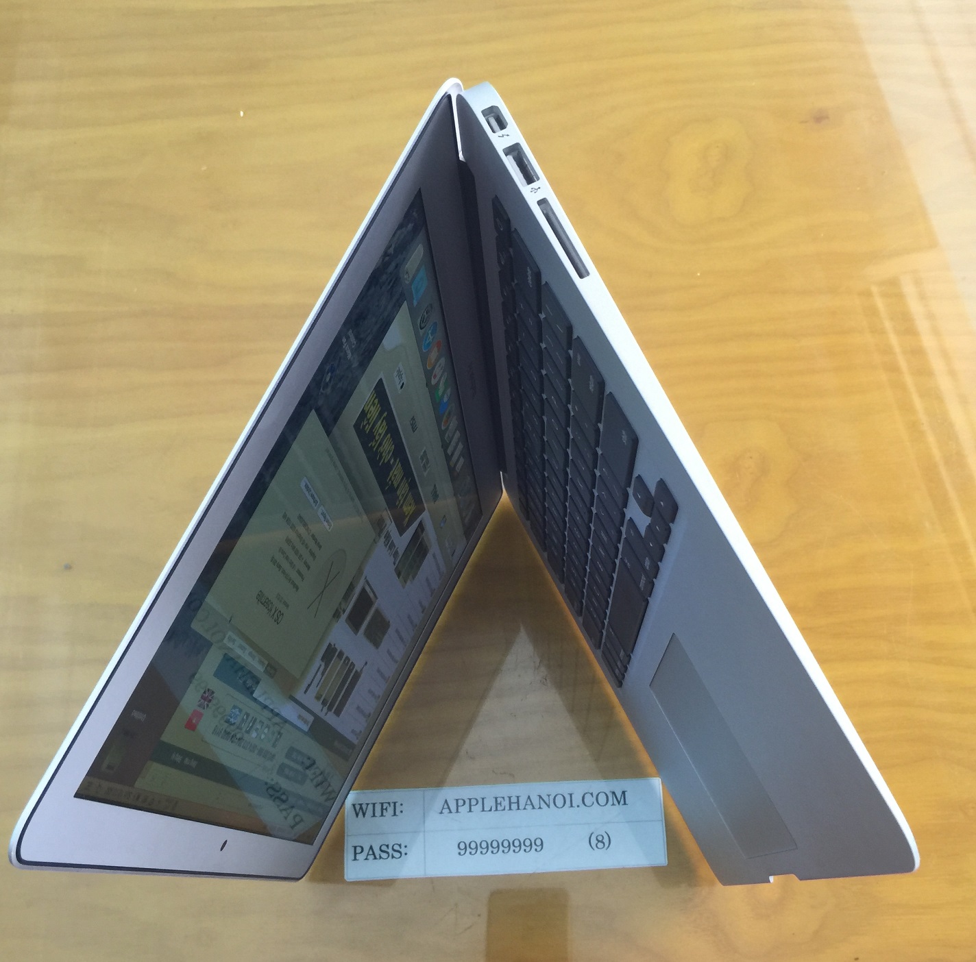 apple Macbook Air 13 inch Early 2015- MJVE2