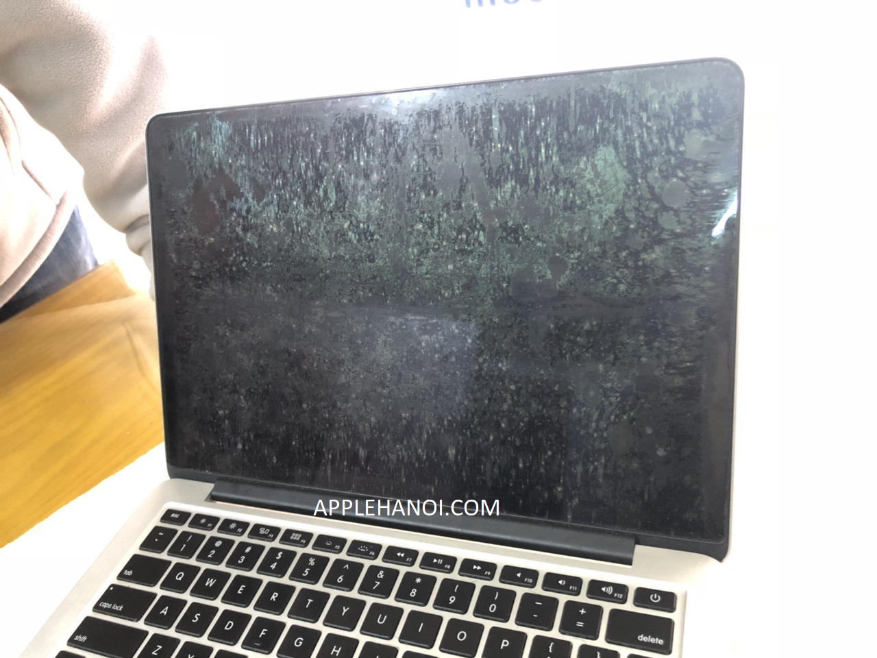 macbook pro retina screen coating damage