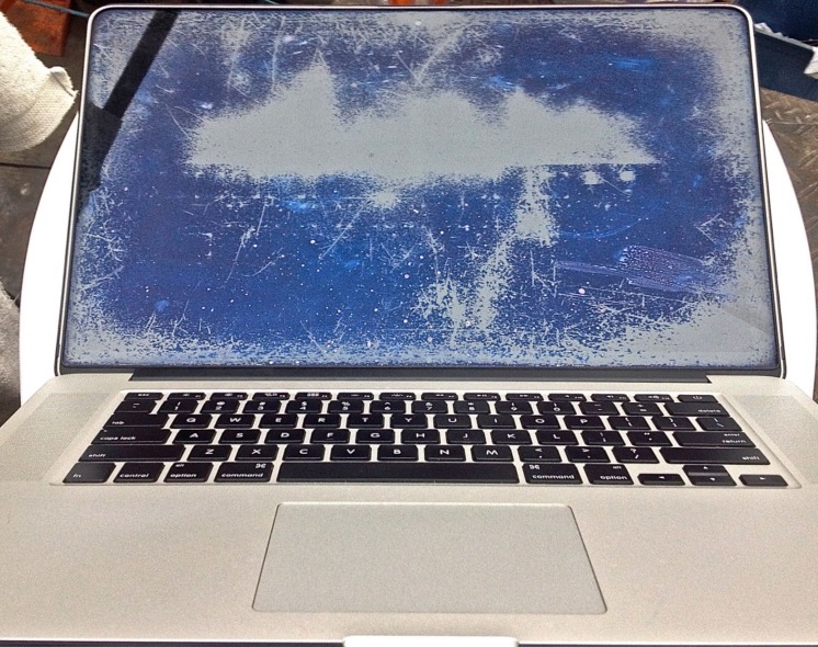 màn hình macbook bị trầy bị xước
