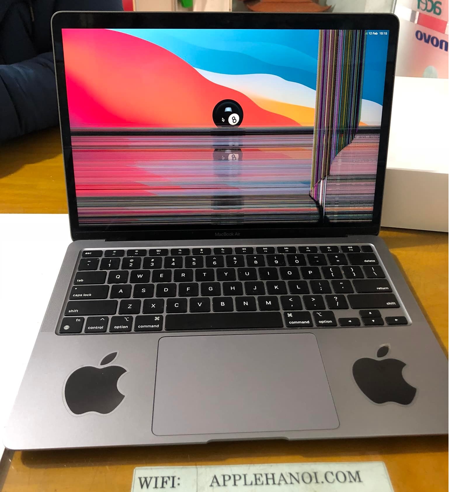 THAY MÀN HÌNH MACBOOK AIR M1 BỊ VỠ