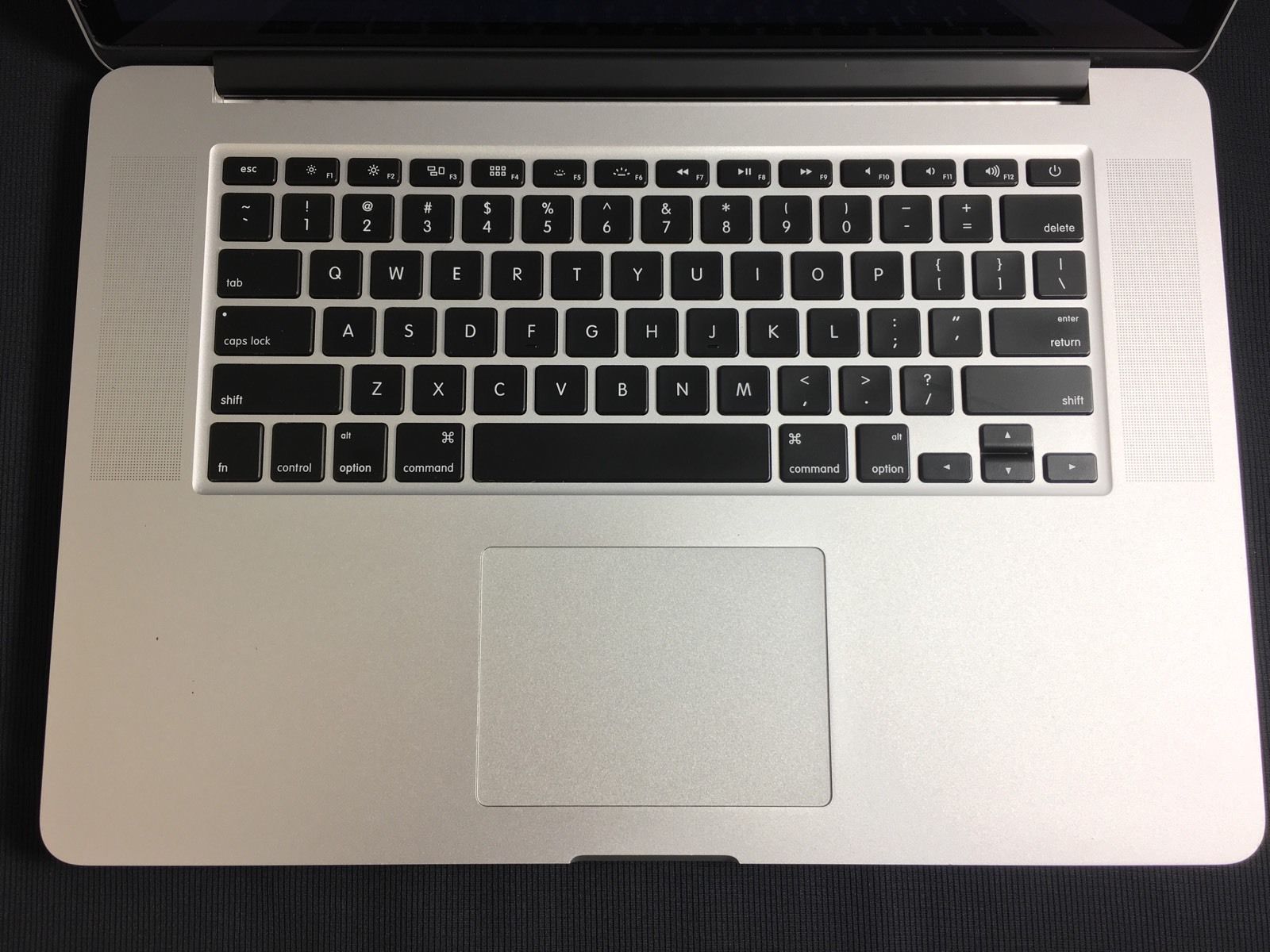 MacBook 15 Retina Intel i7 16GB Ram 512GB SSD