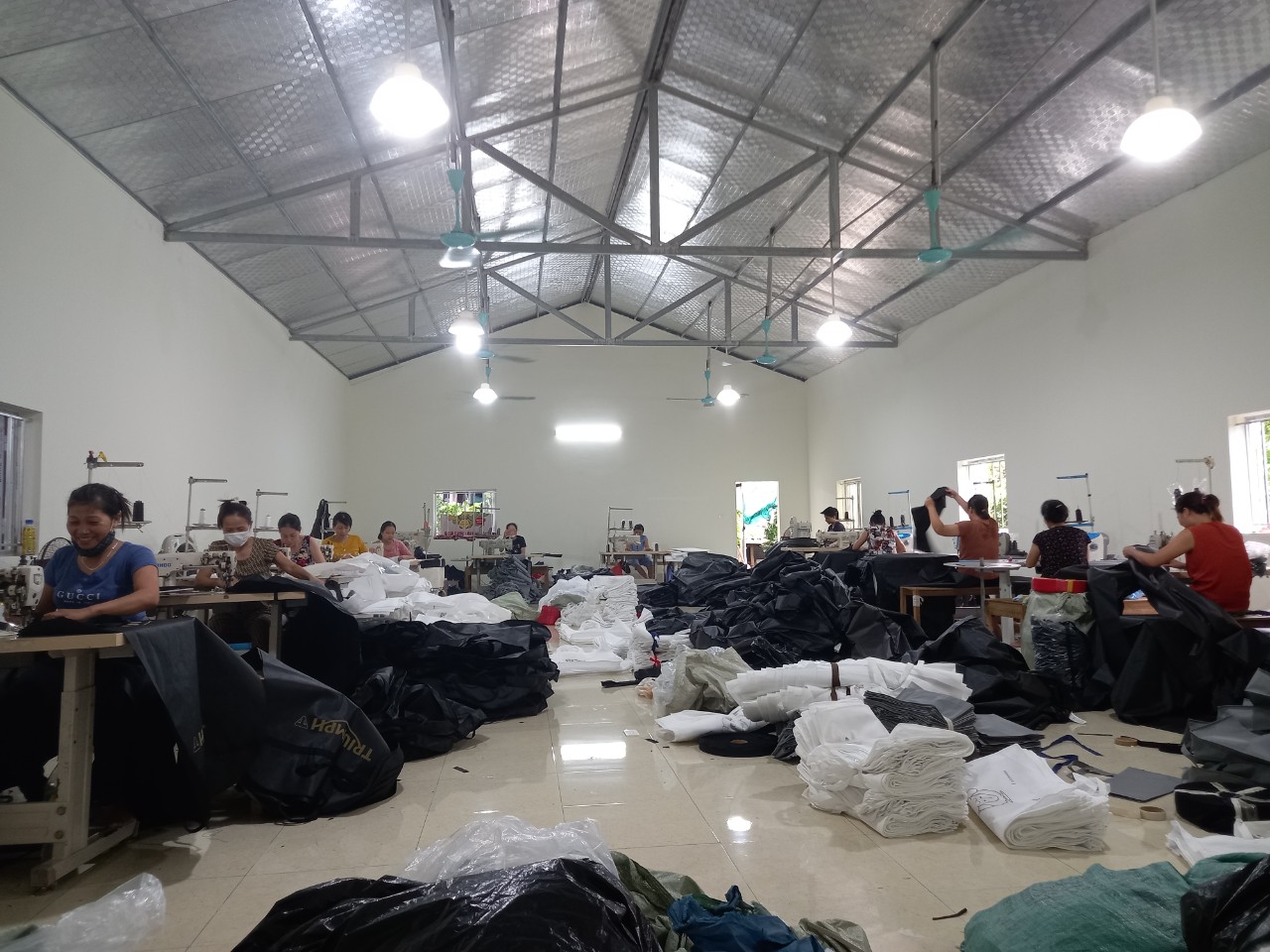 Chọn xưởng may túi vải canvas trực tiếp