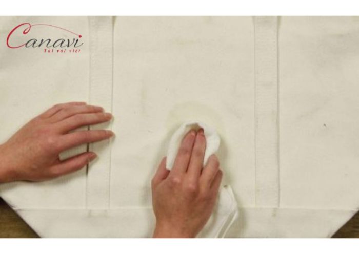 4 bước trong cách giặt túi vải canvas và làm sạch tại nhà