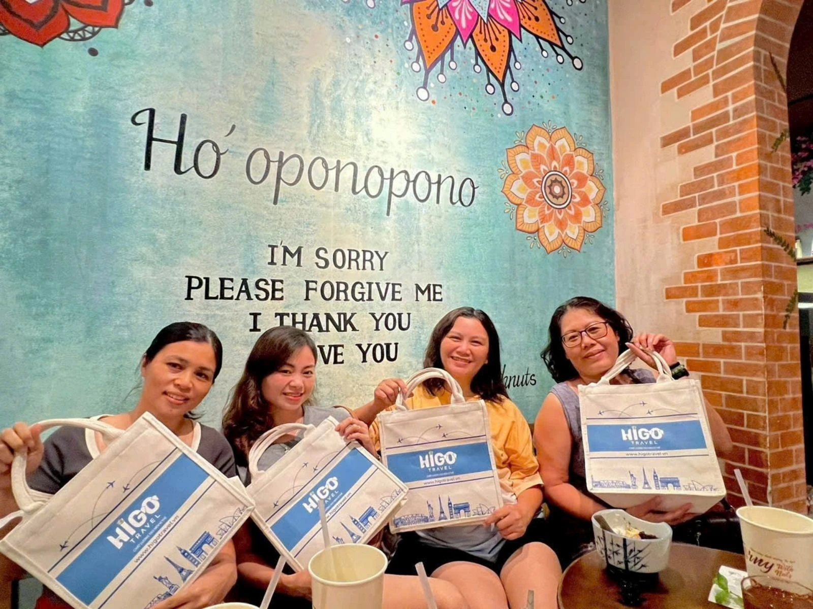 Đi muôn nơi cùng túi vải đay Higo Travel