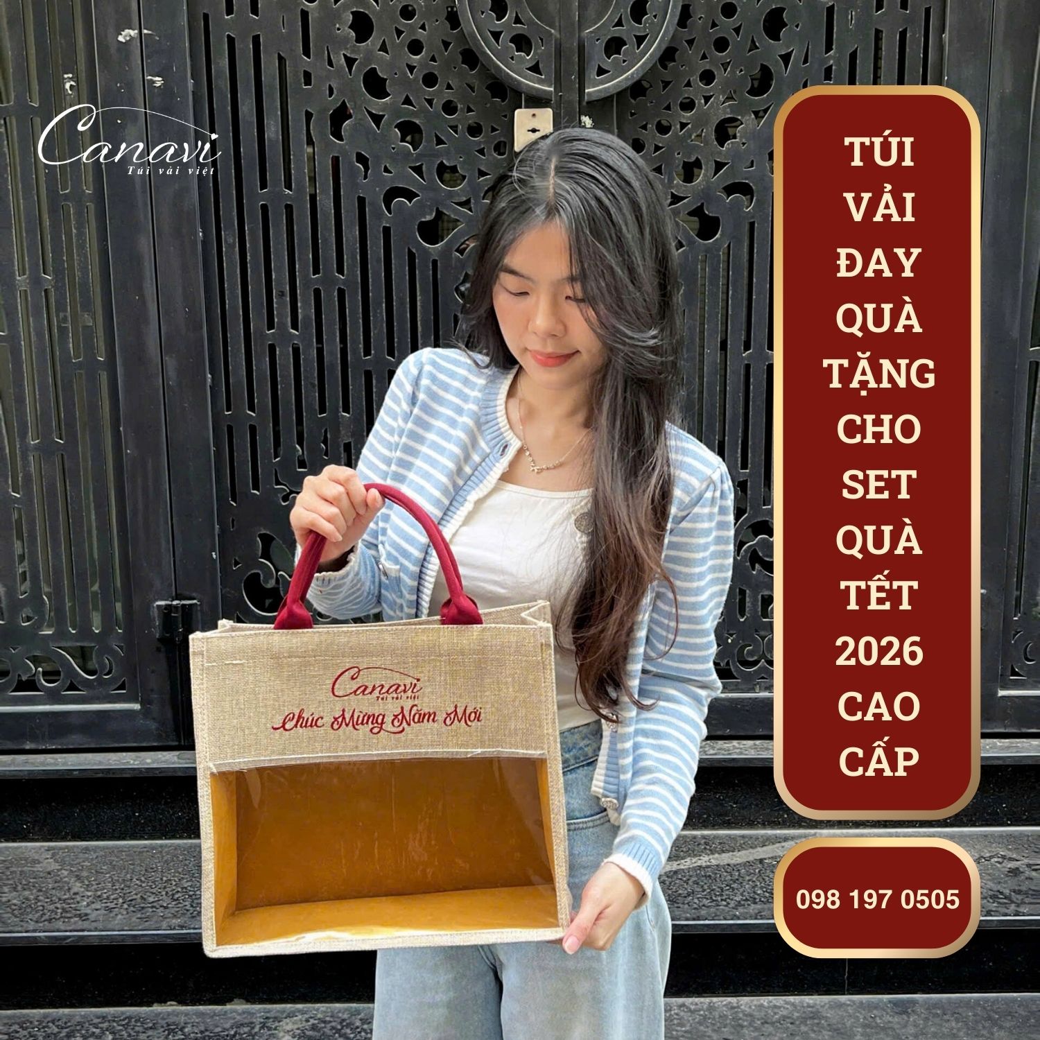 Điểm nổi bật của mẫu túi vải đay kết hợp lớp bóng kính mặt trước