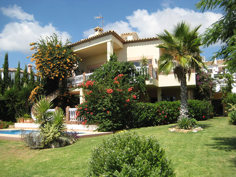 Mẫu biệt thự nhiều cây xanh đẹp