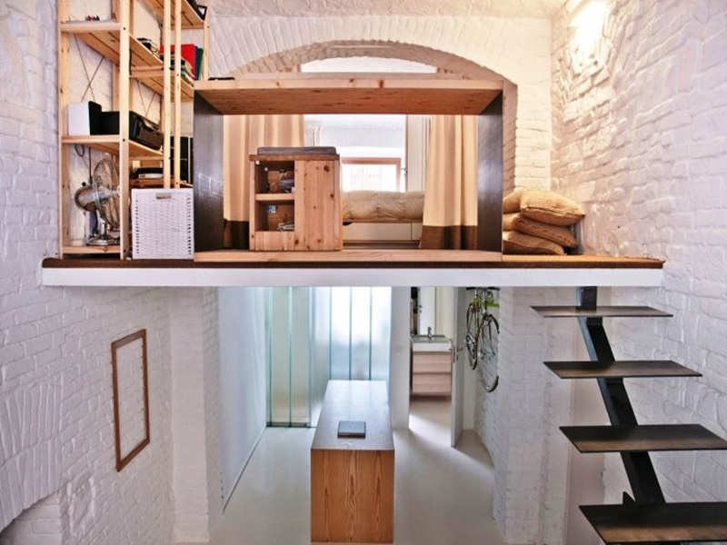 Thiết kế tầng lửng thoáng rộng có thể sinh hoạt và chứa đồ tiện lợi.