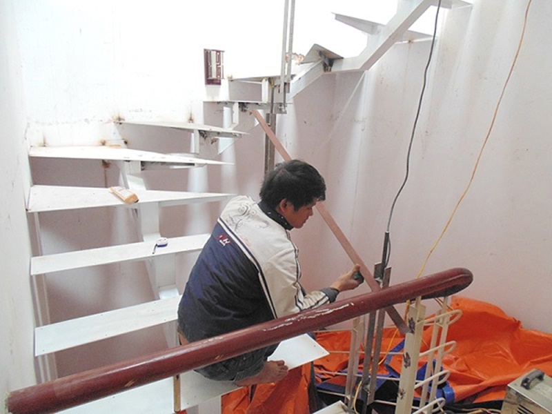 Thiết kế cầu thang sắt xương cá đẹp ấn tượng