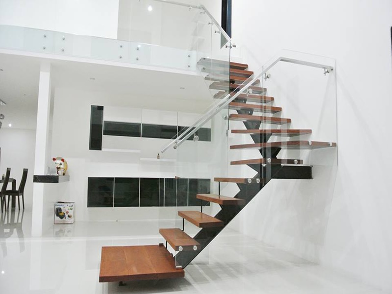 Thiết kế cầu thang sắt xương cá đẹp ấn tượng