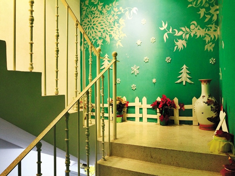 trang trí chiếu nghỉ cầu thang đẹp